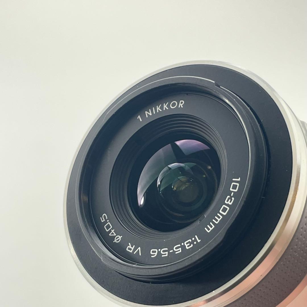 【極上美品・返品保証】Nikon1 J1 ホワイト 標準ズームレンズキット