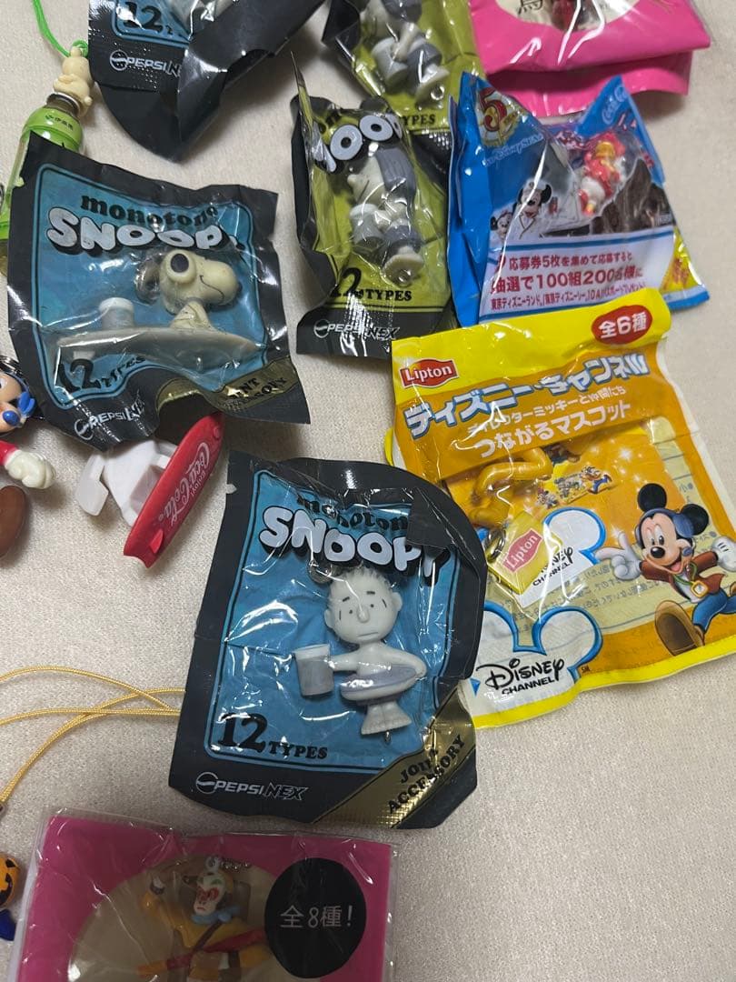ペットボトルおまけ 懐かしのもの マリオ クレヨンしんちゃん ディズニー