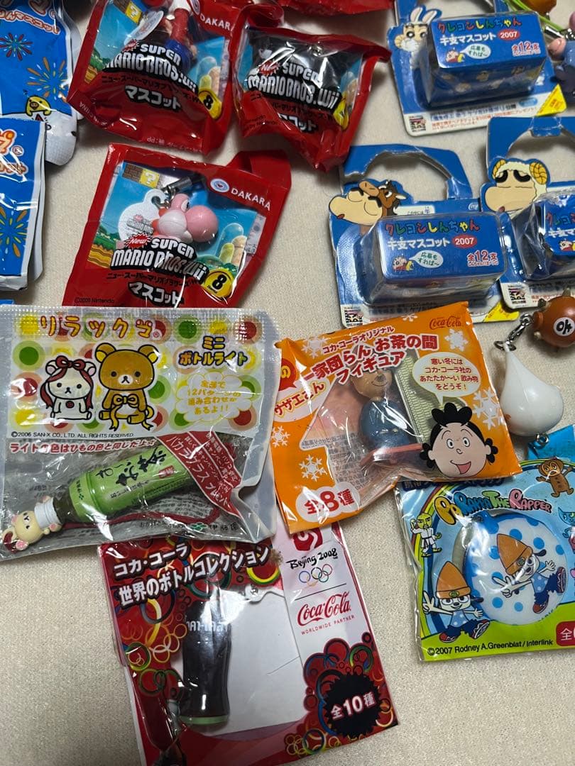 ペットボトルおまけ 懐かしのもの マリオ クレヨンしんちゃん ディズニー