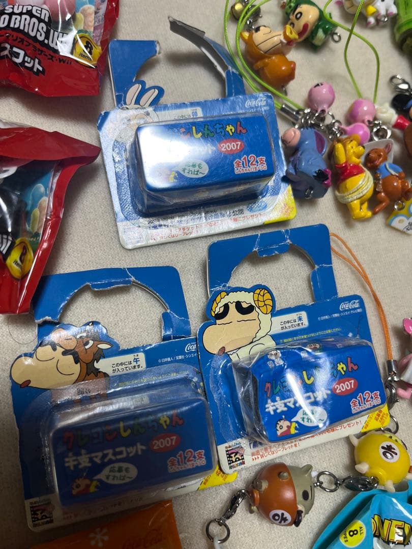 ペットボトルおまけ 懐かしのもの マリオ クレヨンしんちゃん ディズニー