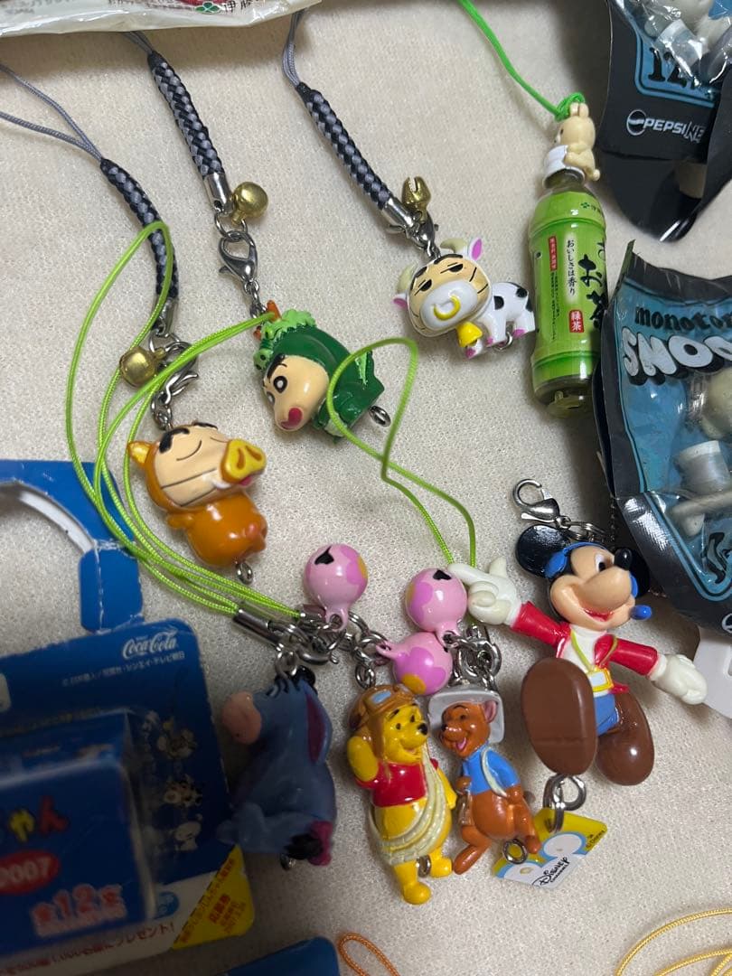 ペットボトルおまけ 懐かしのもの マリオ クレヨンしんちゃん ディズニー