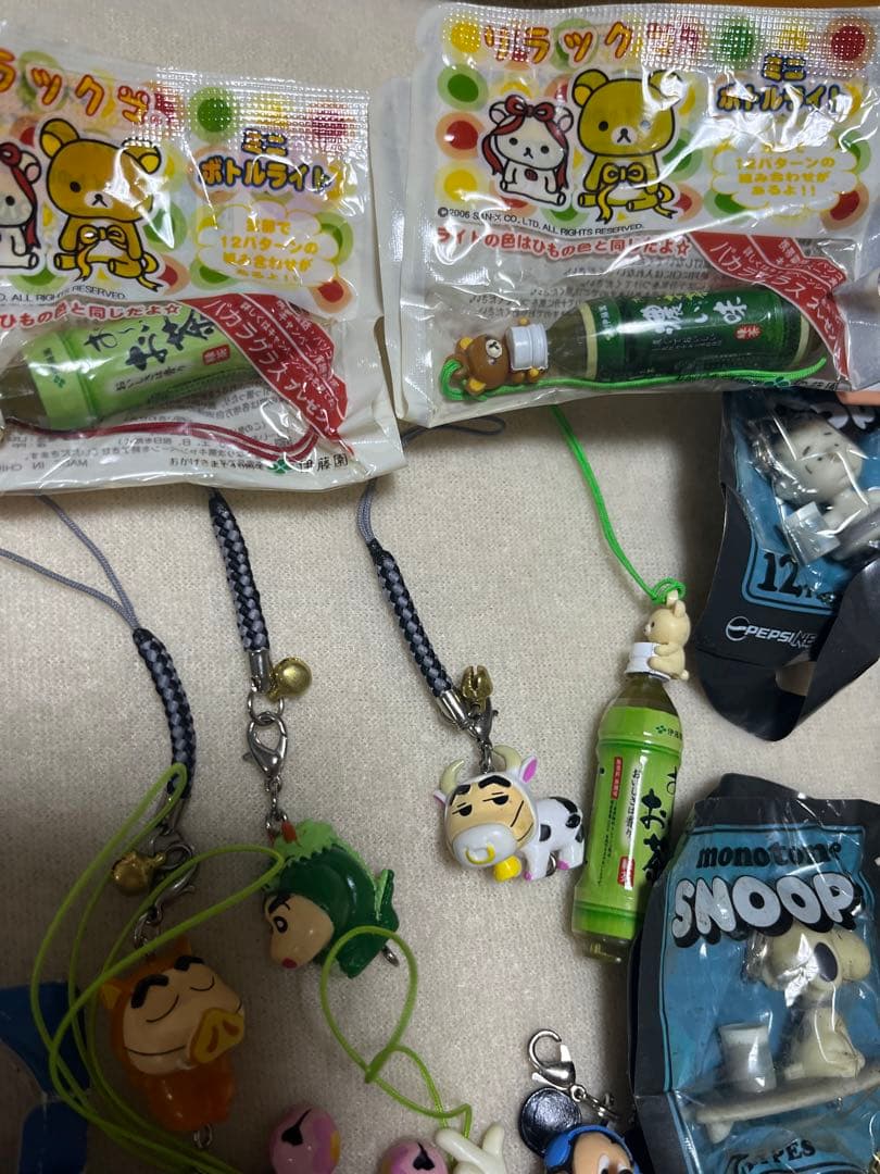 ペットボトルおまけ 懐かしのもの マリオ クレヨンしんちゃん ディズニー