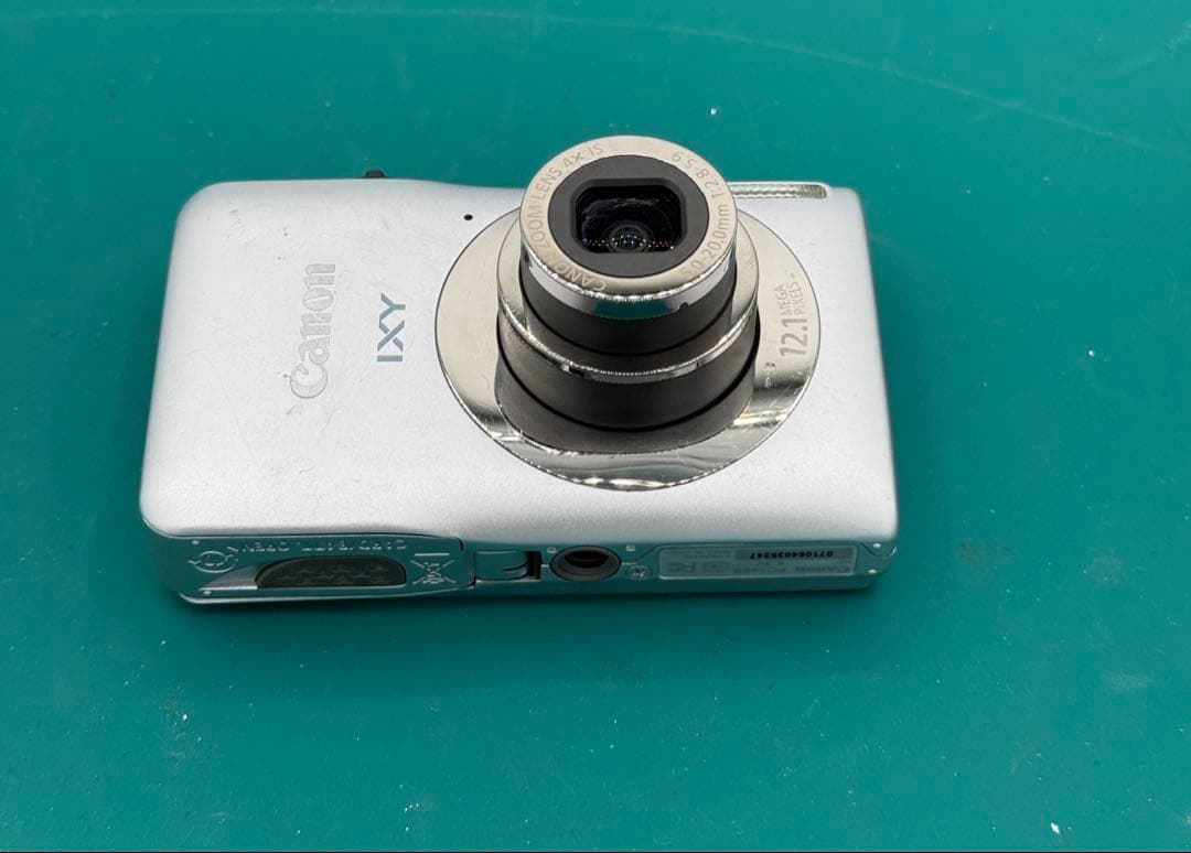 Canon キャノン IXY 200F メモリ2GB カメラ