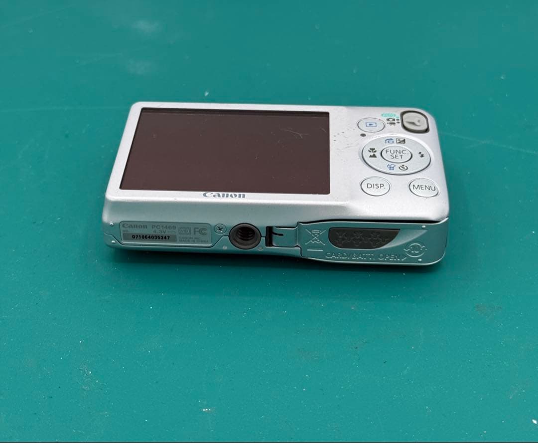 Canon キャノン IXY 200F メモリ2GB カメラ