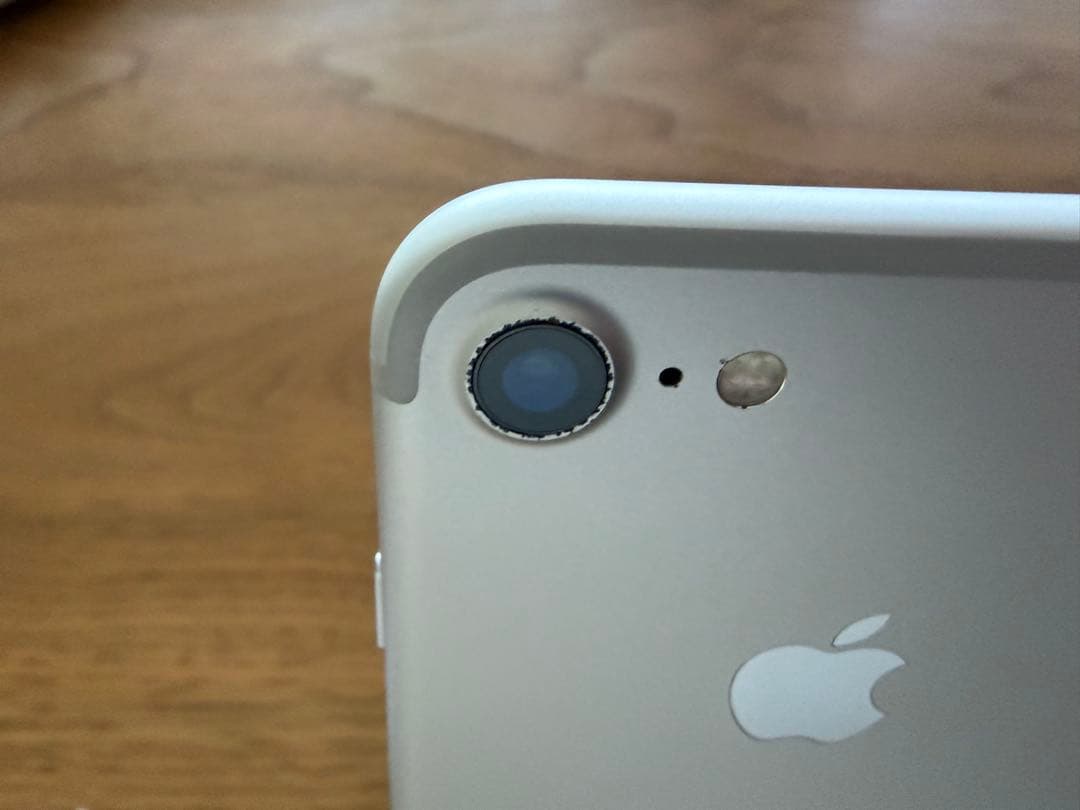 iPhone 7 シルバー 32G 本体 箱付き、おまけ付き