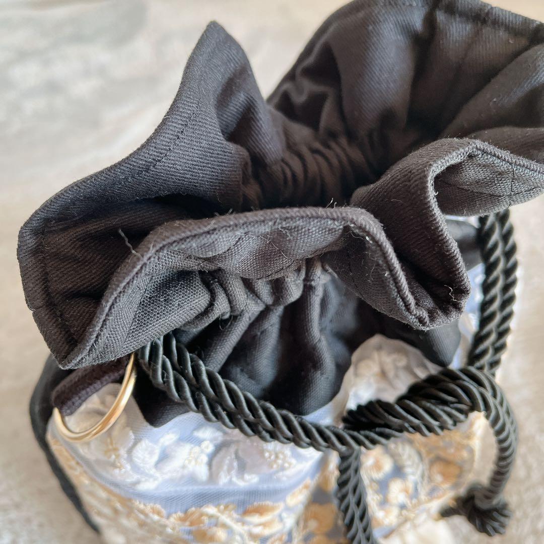 インド刺繍リボン　巾着ショルダーバッグ　アイボリー・ブラック2点