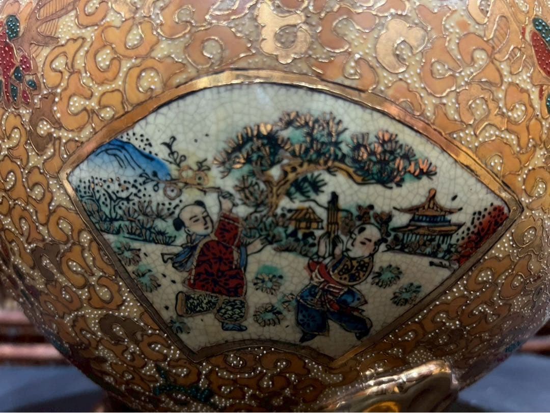 薩摩焼 金襴手色絵金彩 着物美人唐子風景窓絵付 獅子耳大香炉 香炉 アンティーク