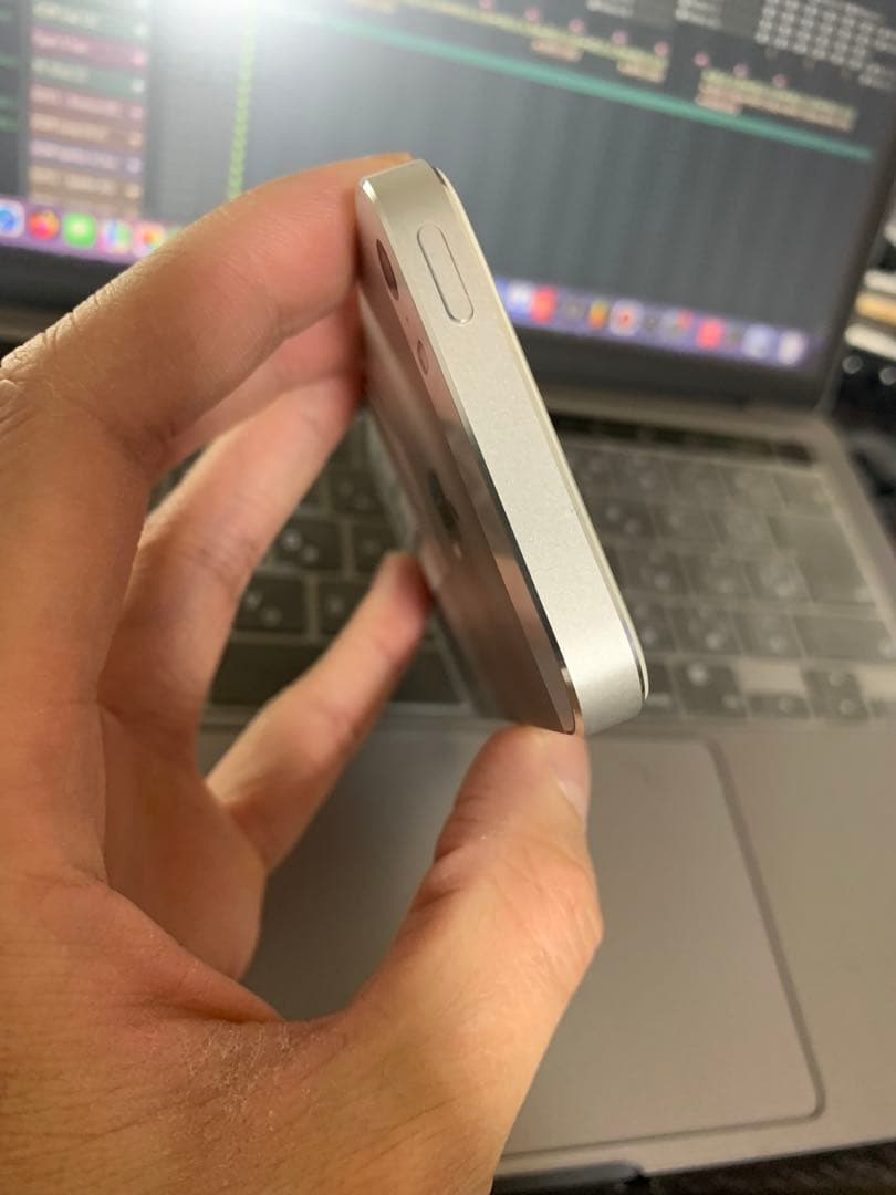 Apple iPhone 5s シルバー 16GB 本体✅