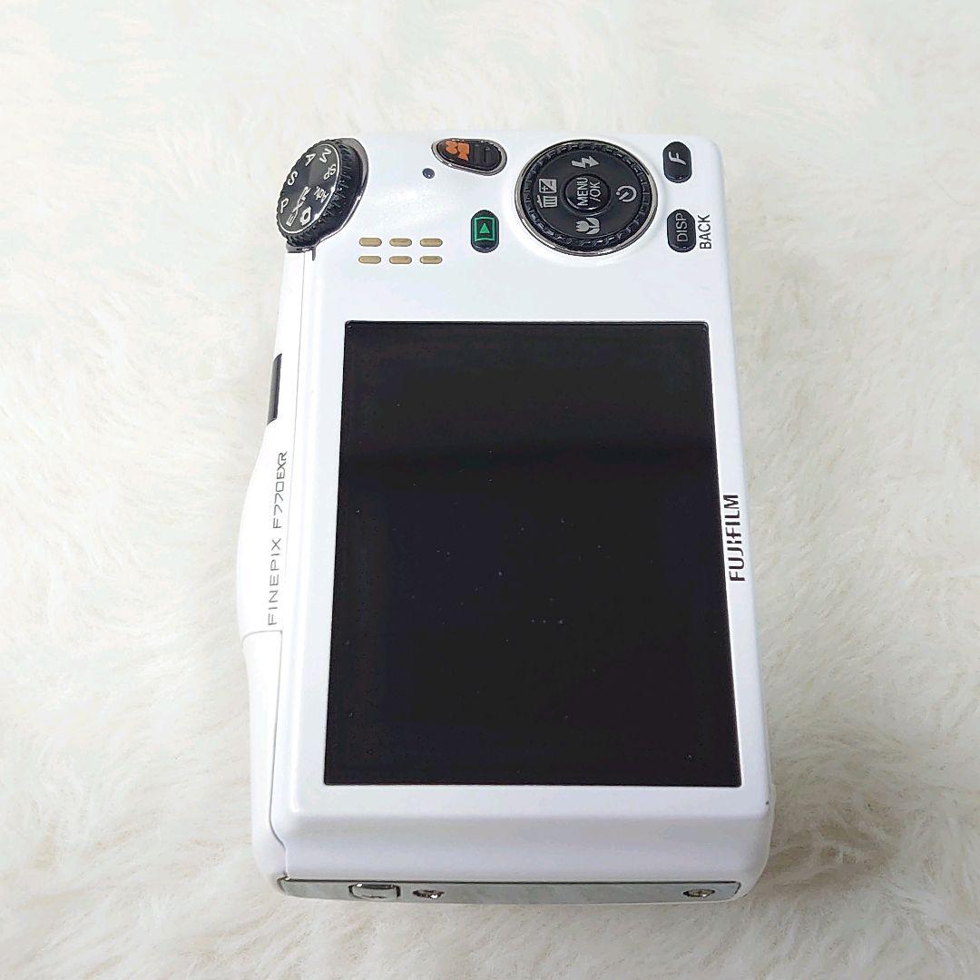 ✨美品✨FUJIFILM FinePix F770 EXR ホワイト デジカメ