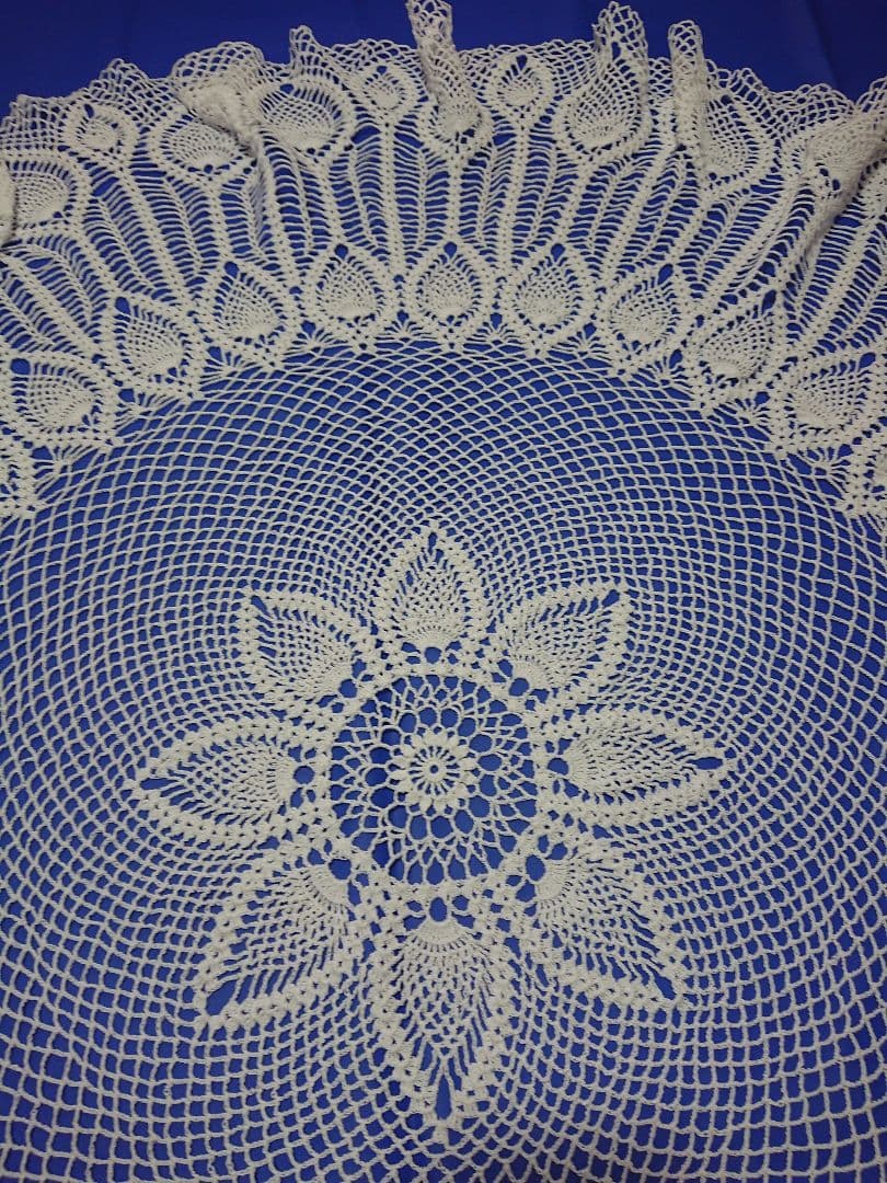 パイナップル編みのテーブルクロス☆ハンドメイド