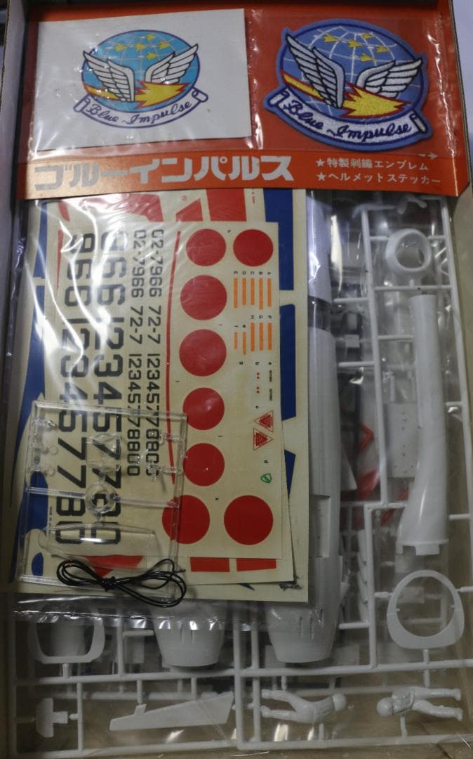 ハセガワ製航空自衛隊Ｆ８６ーＦ　ブルーインパルスセイバー　１／３２ビックサイズ