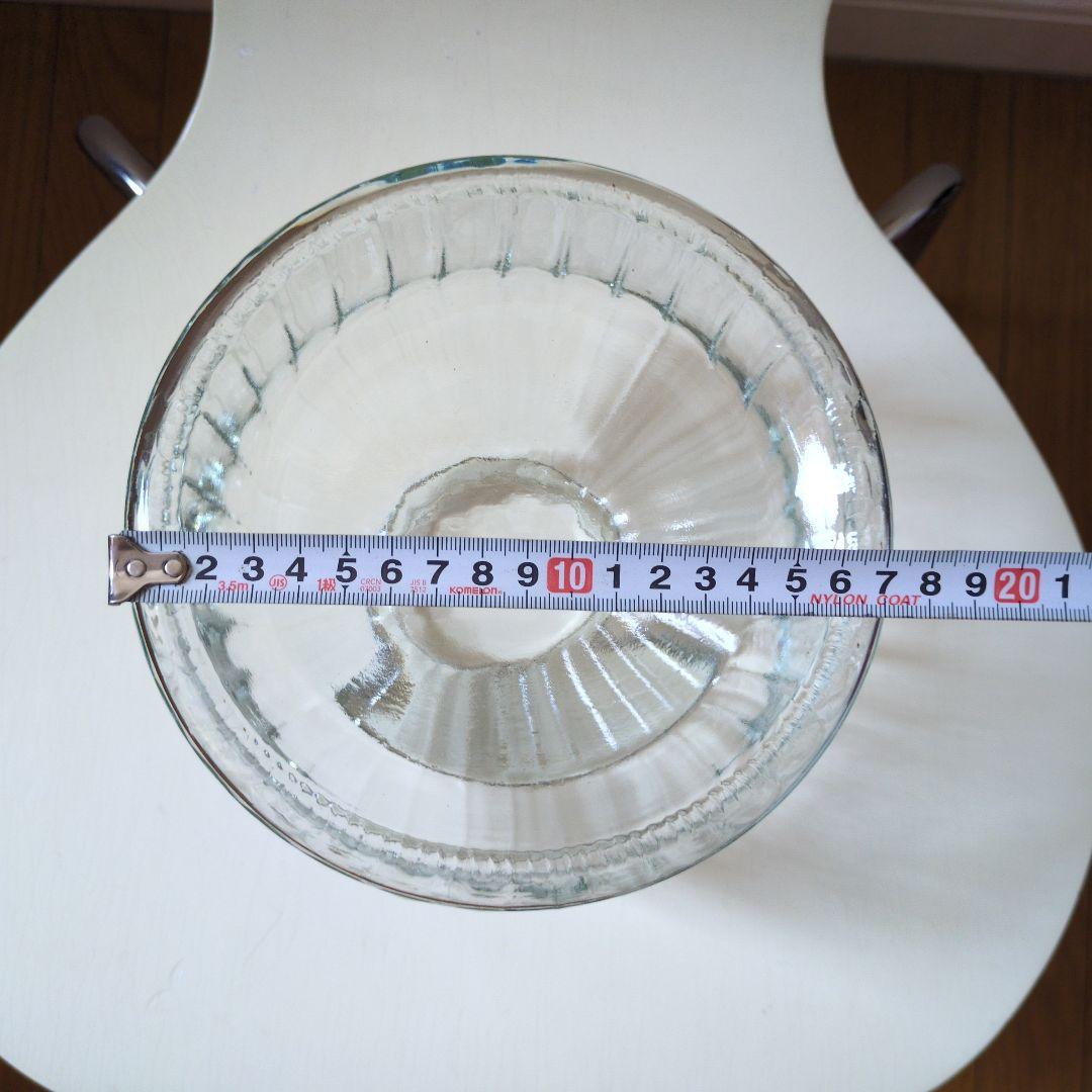 大きなガラス花瓶