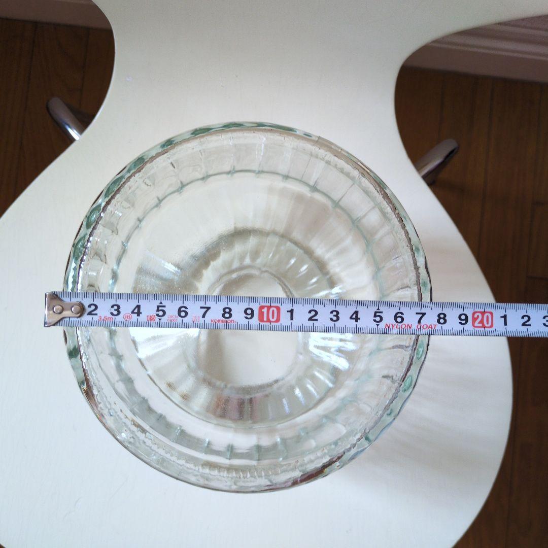 大きなガラス花瓶