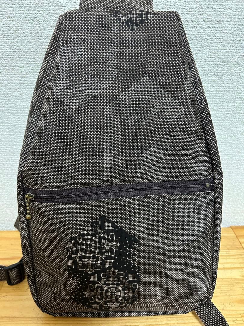 黒豆姉妹(プロフお読み下さいね٭❀) 様おまとめ　正絹大島紬ボディバッグ