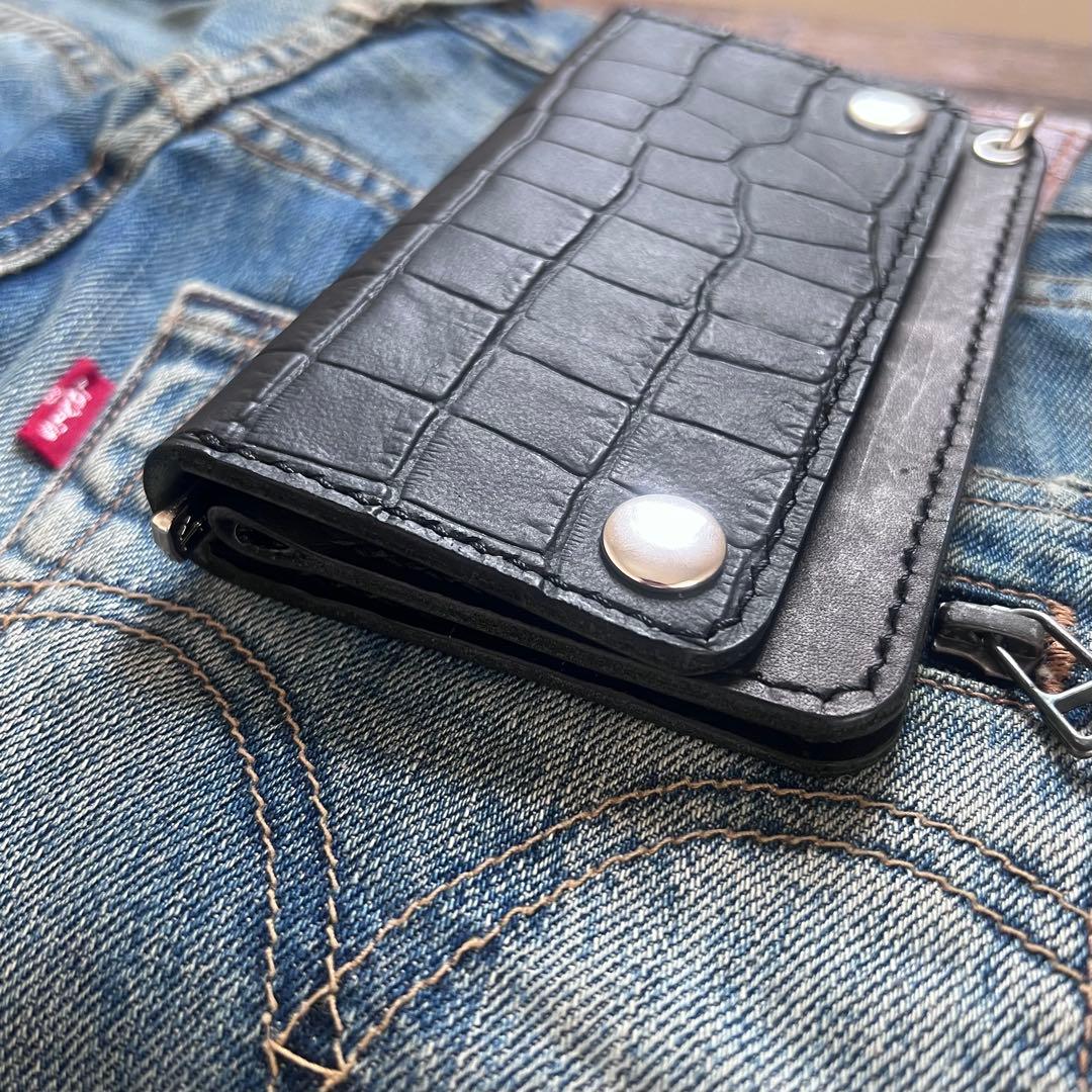 牛革 トラッカーウォレット ミドル 黒 マットブラック クロコ型押し シルバー
