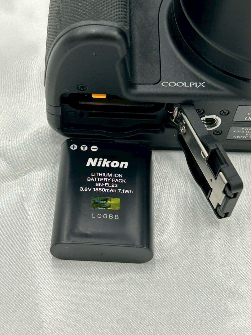 145 Nikon ニコン COOLPIX　 B700 クールピクス　デジカメ