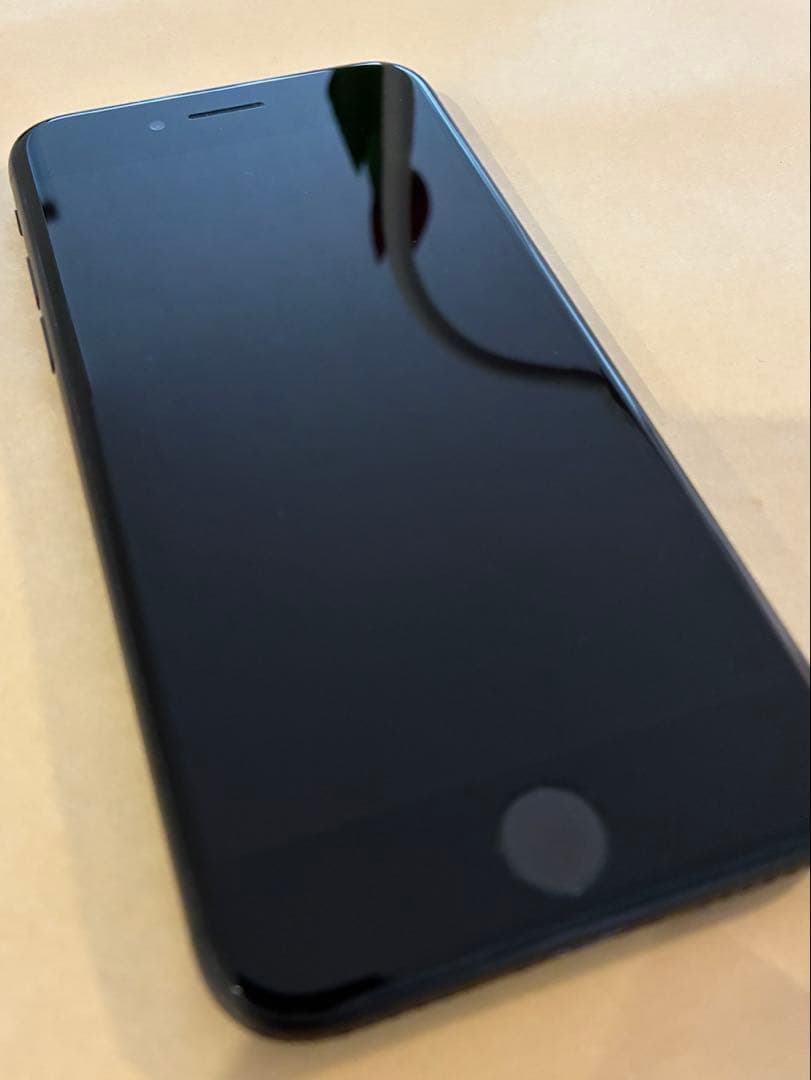iPhone SE（第２世代）128GB SIMロックなし　ブラック