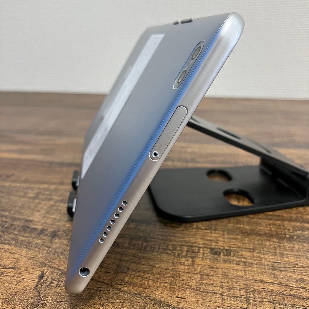 Huawei dtab Compact d-02K シルバー