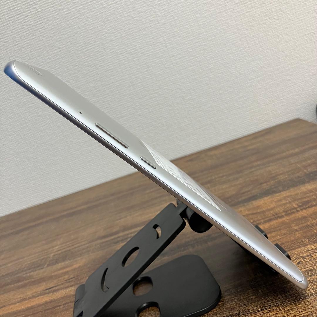 Huawei dtab Compact d-02K シルバー