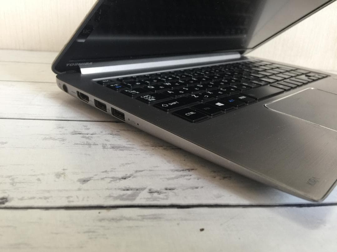 東芝 dynabook KIRA V63 13.3型/薄型/SSD/Office