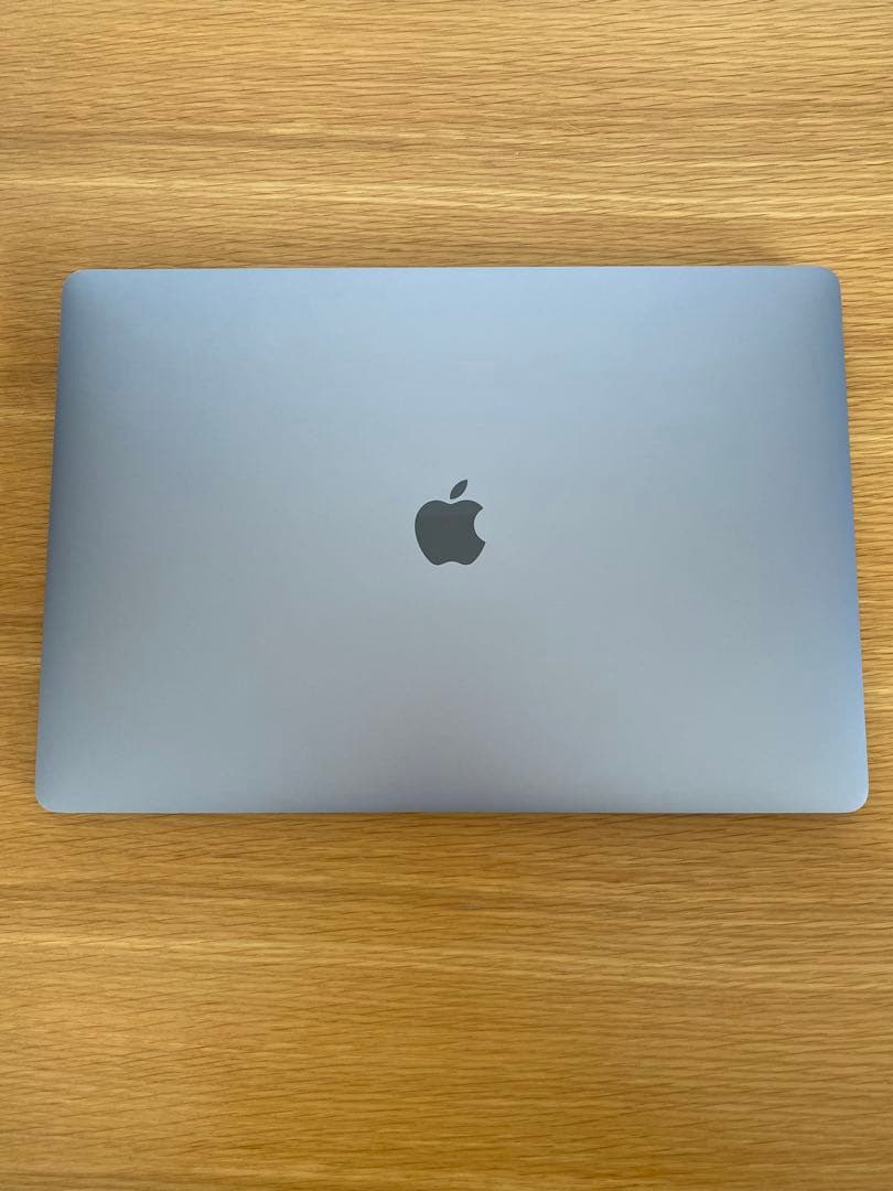 MacBook Pro 2019本体　16インチ　美品　バッテリー良好