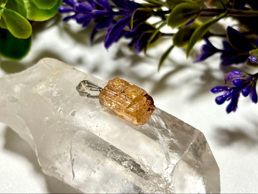 究極品質　秘蔵放出　皇帝の聖石　虹煌めくインペリアルゴールデントパーズ原石型PT