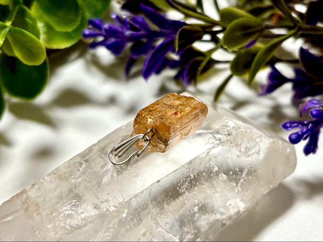 究極品質　秘蔵放出　皇帝の聖石　虹煌めくインペリアルゴールデントパーズ原石型PT