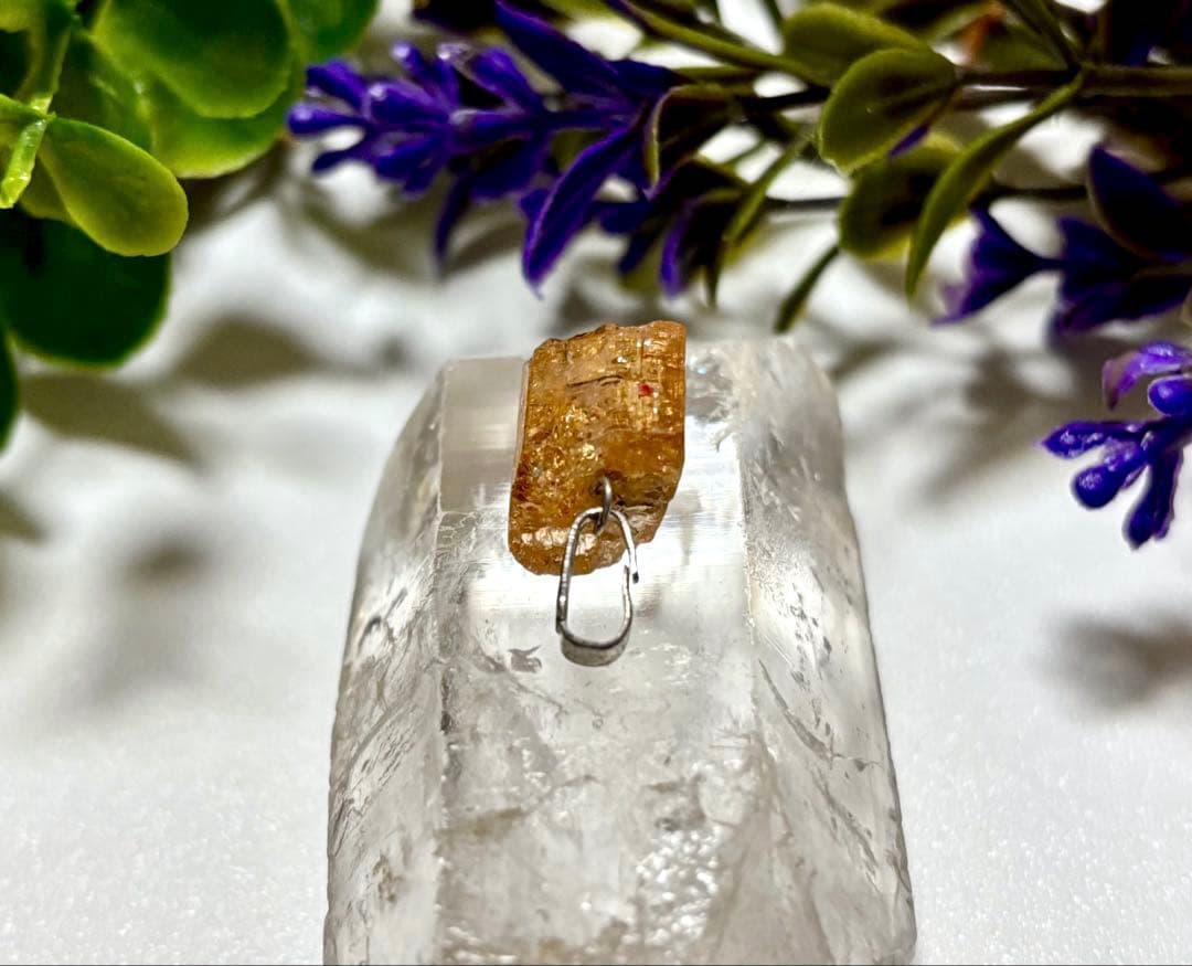 究極品質　秘蔵放出　皇帝の聖石　虹煌めくインペリアルゴールデントパーズ原石型PT