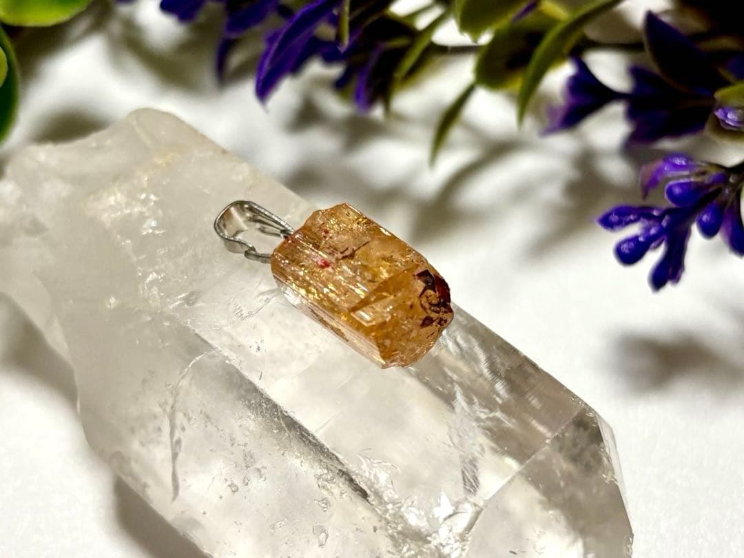 究極品質　秘蔵放出　皇帝の聖石　虹煌めくインペリアルゴールデントパーズ原石型PT