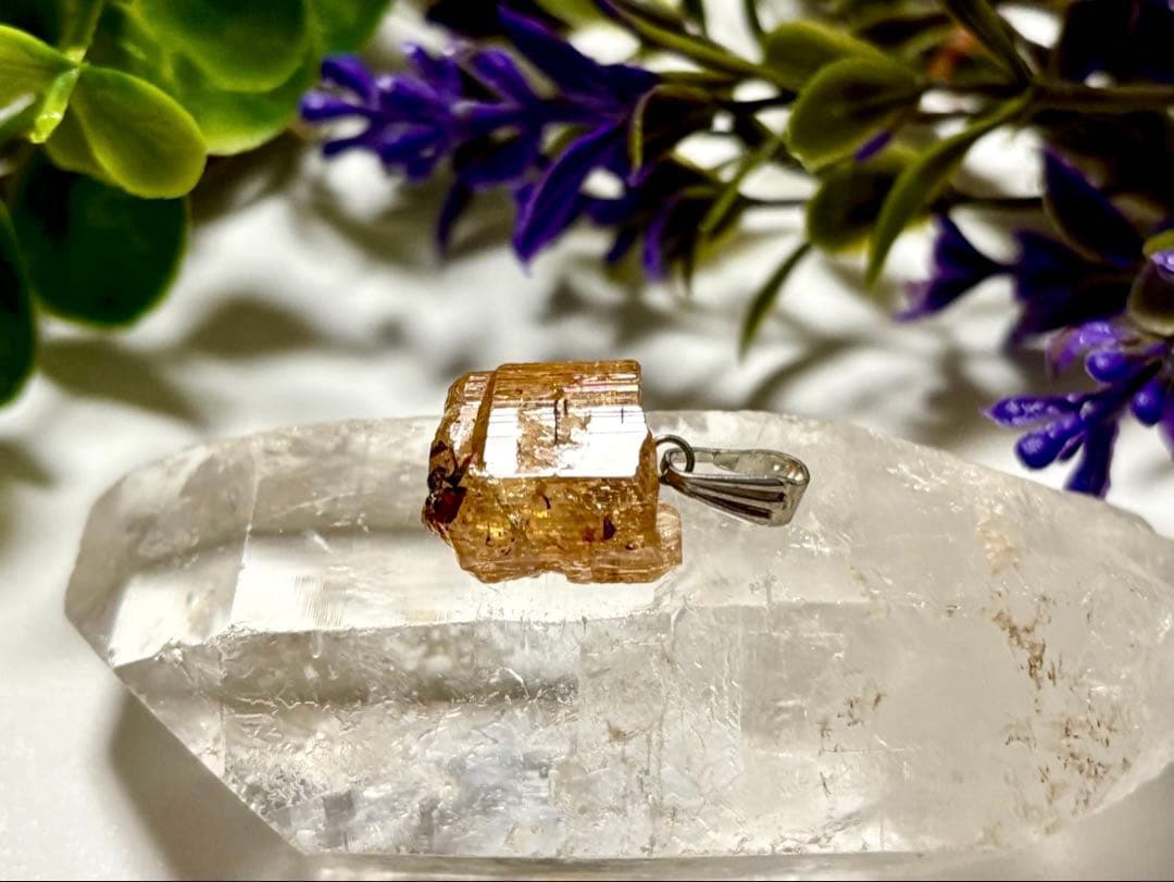 究極品質　秘蔵放出　皇帝の聖石　虹煌めくインペリアルゴールデントパーズ原石型PT