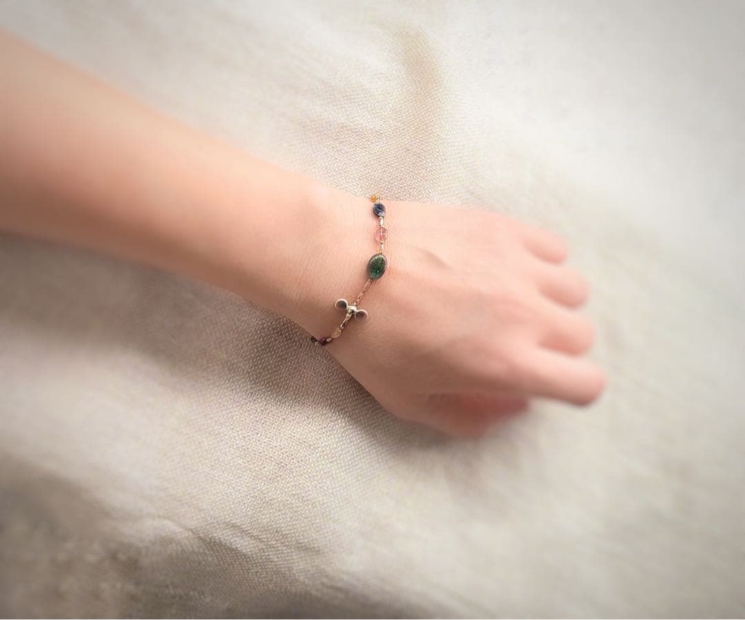 エメラルド　ルビー　サファイア　カレンシルバーブレスレット