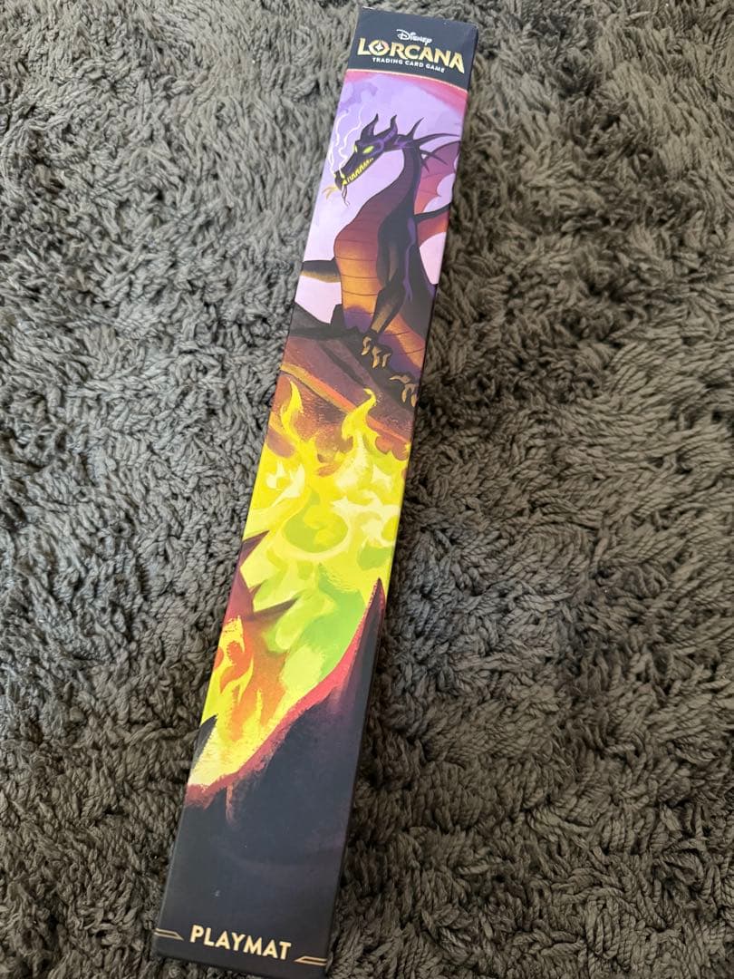 海外　マレフィセントドラゴン　プレイマット　ロルカナ
