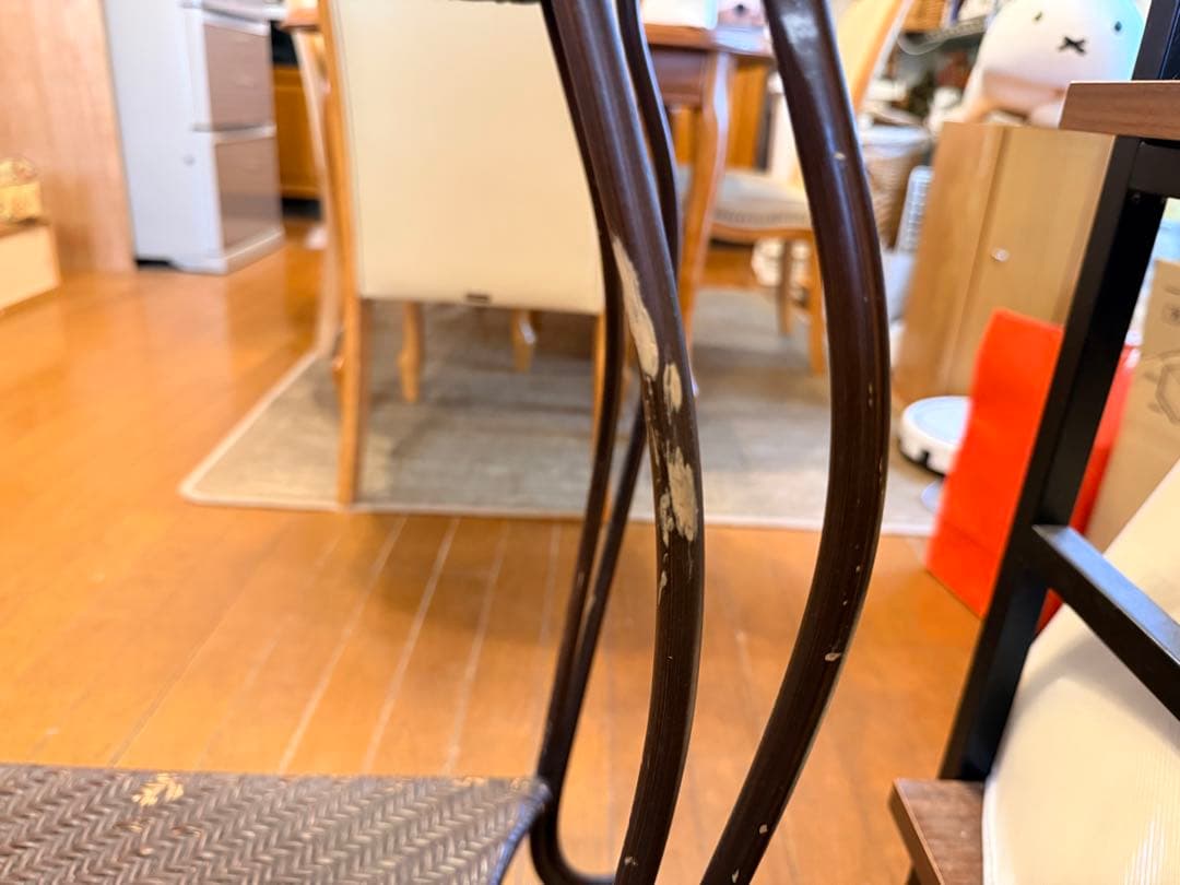 ‼️連休特価‼️⭐️猫脚可愛いガラス天板のアイアンテーブル(近隣お届けも可能です)