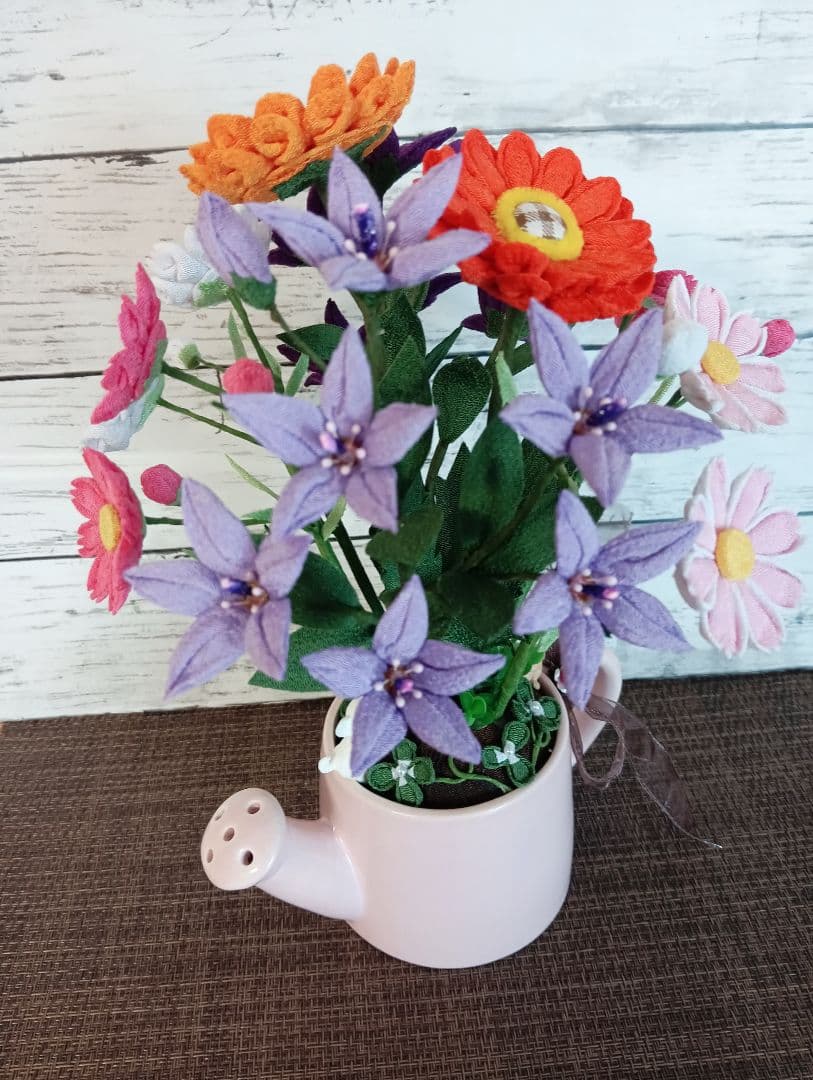 つまみ細工　花　ガーベラ　桔梗　キキョウ　コスモス　クローバー　ハンドメイド