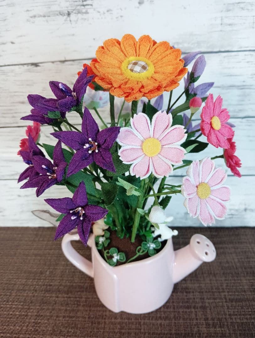 つまみ細工　花　ガーベラ　桔梗　キキョウ　コスモス　クローバー　ハンドメイド