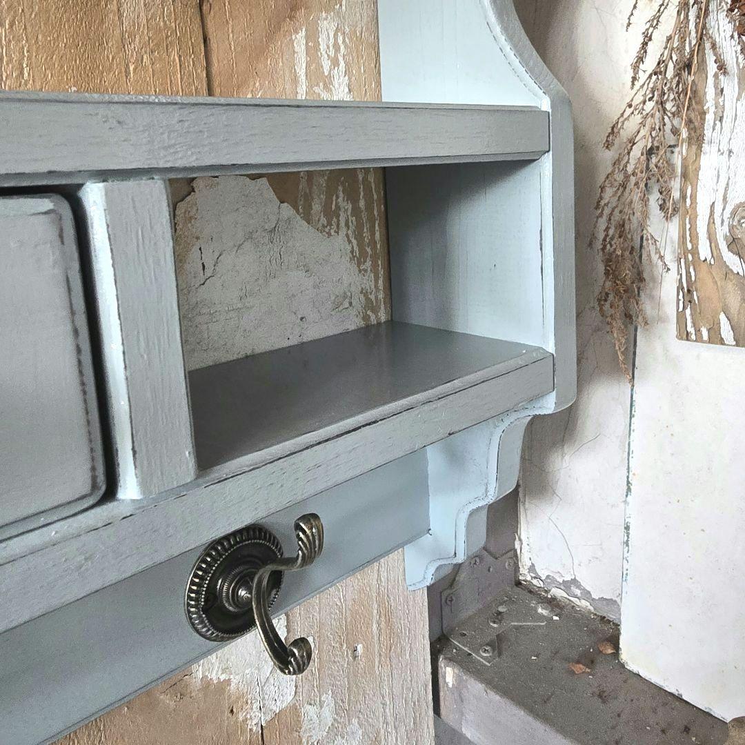 ひび　フレンチアンティークシャビー壁掛けシェルフ　ワイド650