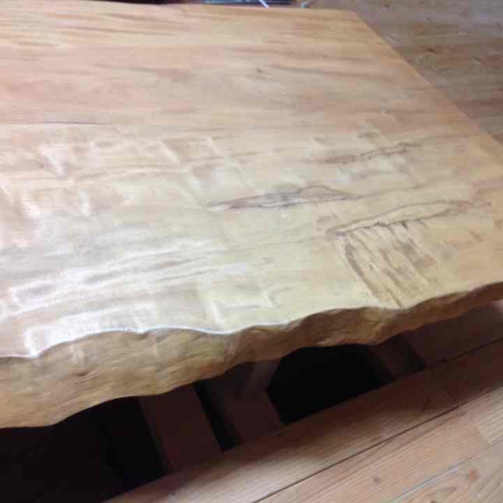 3290x880x60 の天板と座卓の足付き 栃1枚板の座卓