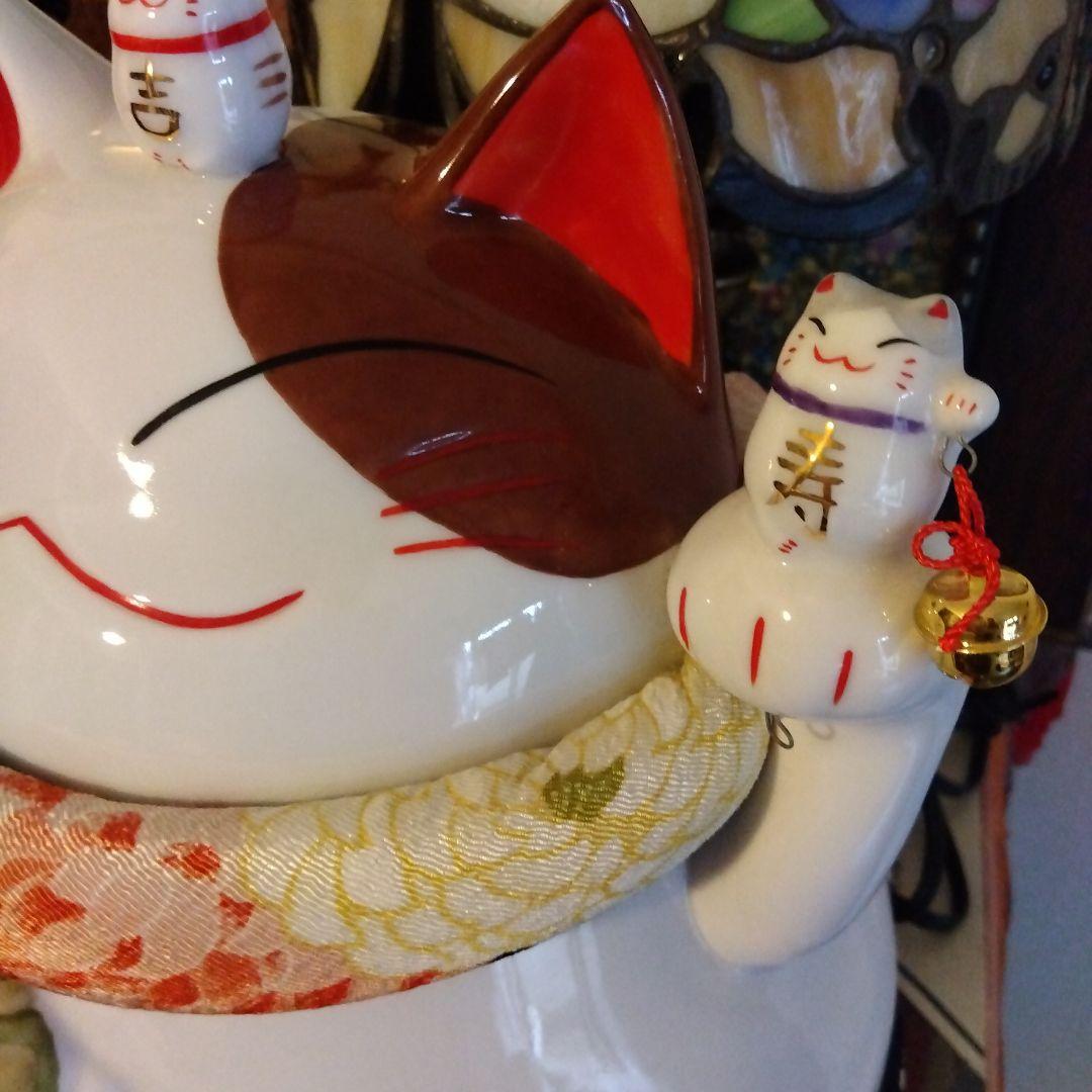 猫舎置物、貯金箱陶器座布団つき大きめ美品
