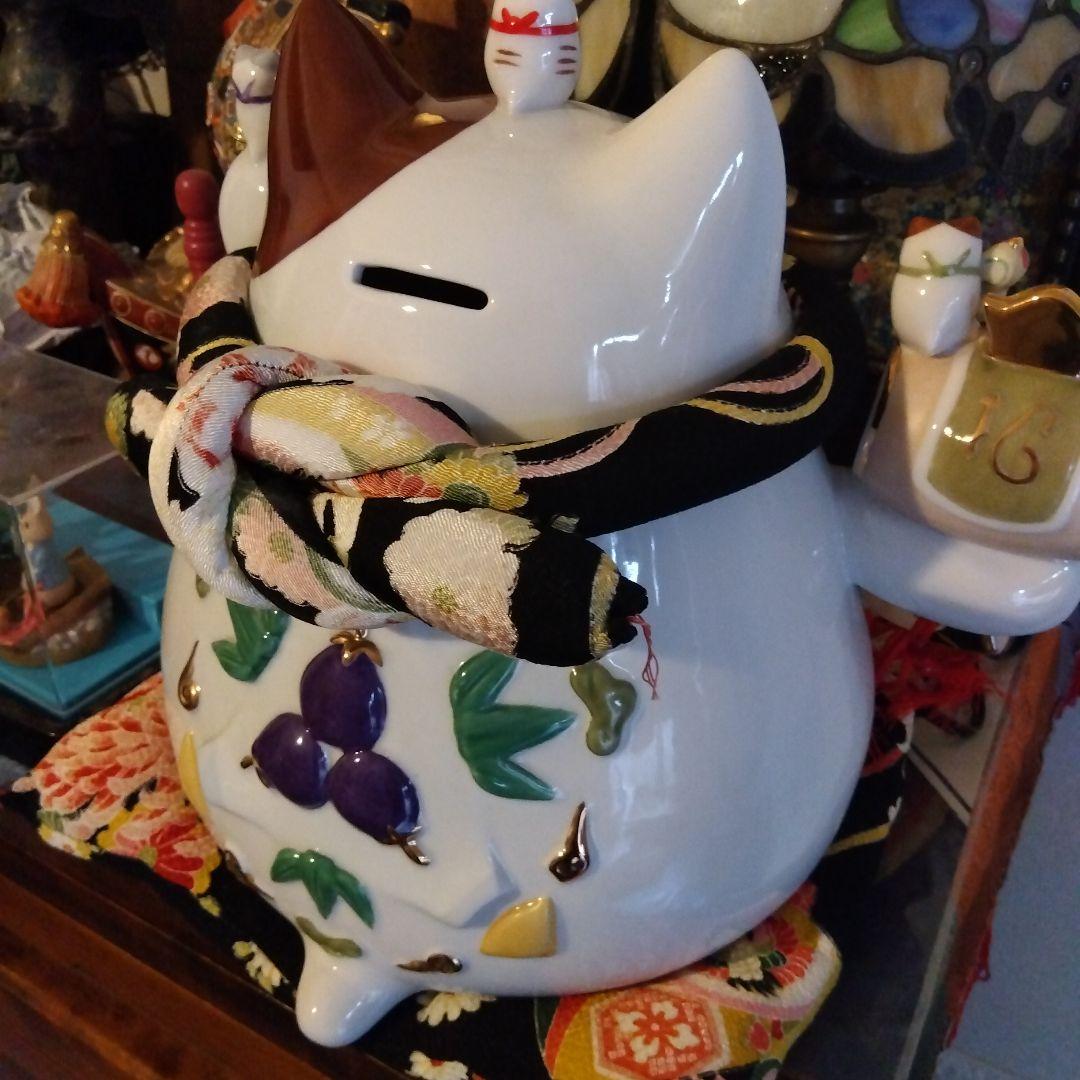 猫舎置物、貯金箱陶器座布団つき大きめ美品