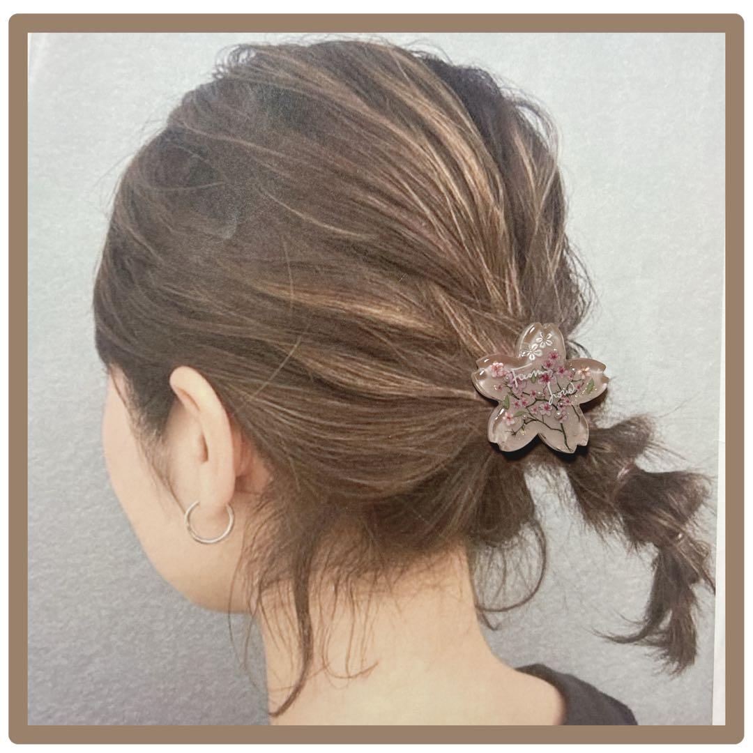 No 51❣️さくら型大人可愛いレジンヘアゴム❣️٩(๑❛ᴗ❛๑)۶❣️