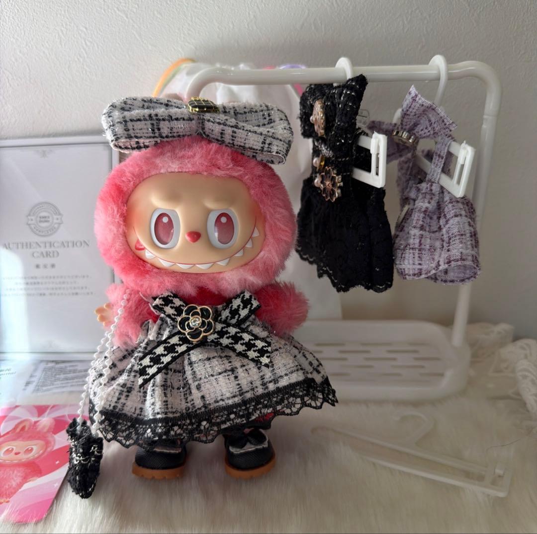 鑑定書付　正規品　ラブブエナジーシリーズLOVE ぬいぐるみ本体洋服などセット