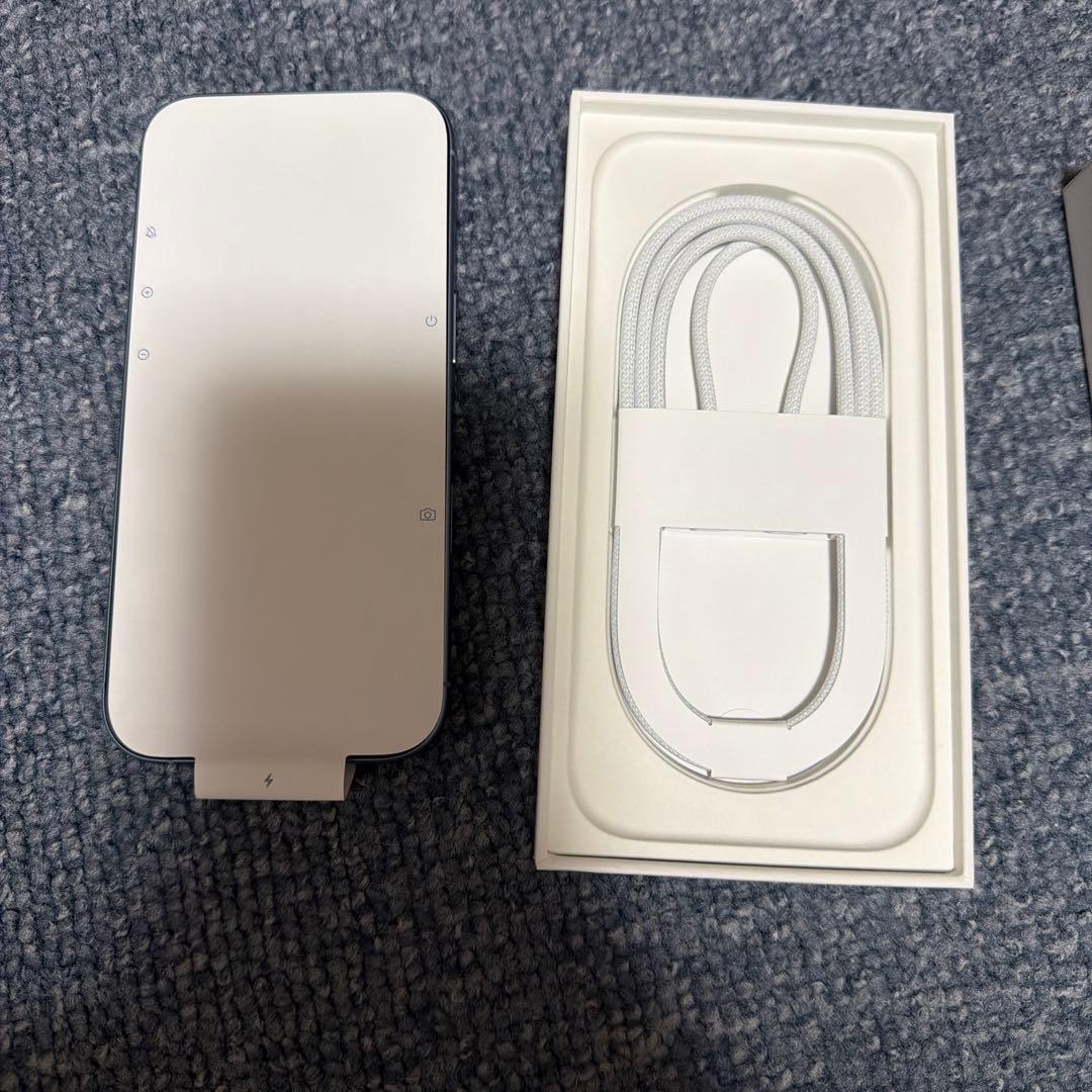 極美品　iPhone 17 256GB
