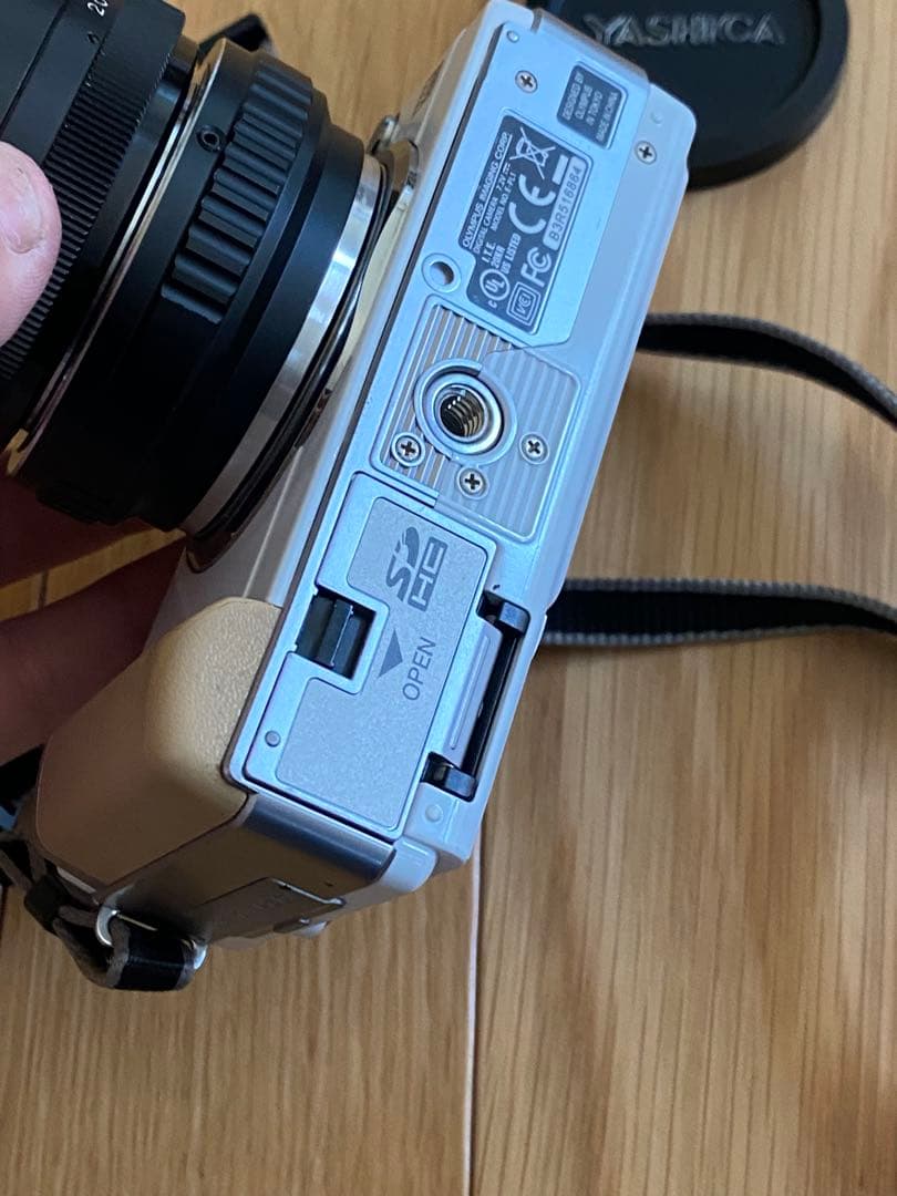 OLYMPUS E-PL1 ミラーレス　ヤシカ1:1.7 50㍉オールドレンズ付