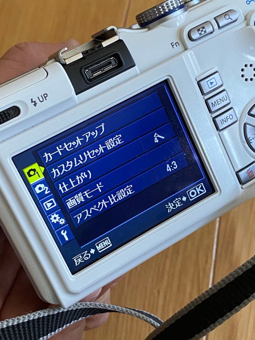OLYMPUS E-PL1 ミラーレス　ヤシカ1:1.7 50㍉オールドレンズ付