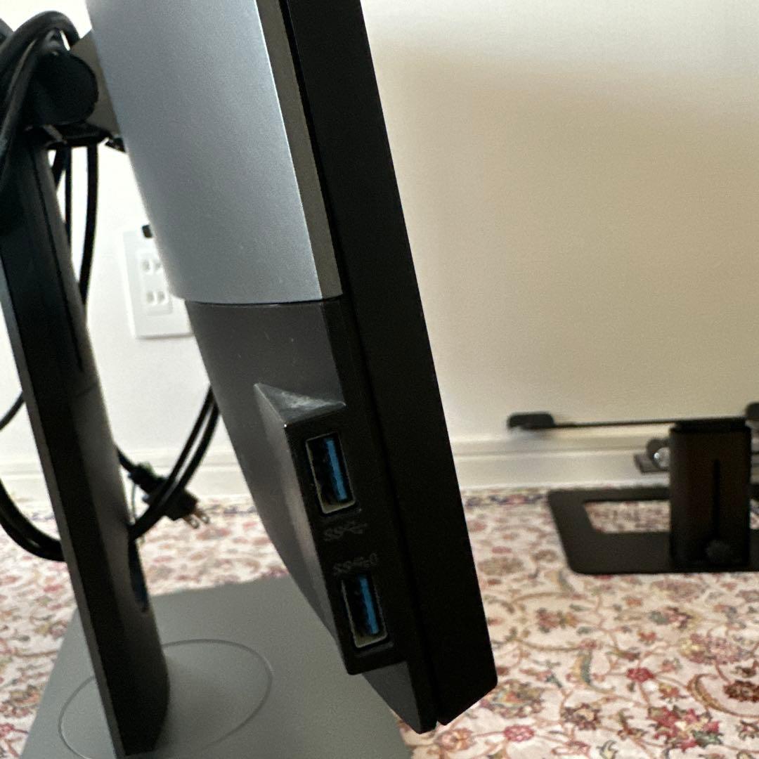 Dell U2718Q 27型 4K モニター（2018年製）