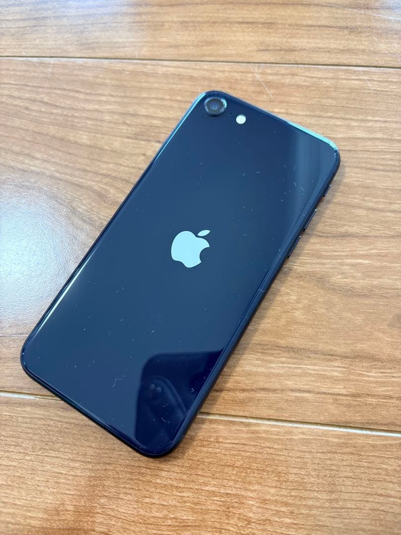 Apple iPhone SE 第3世代ブラック 本体