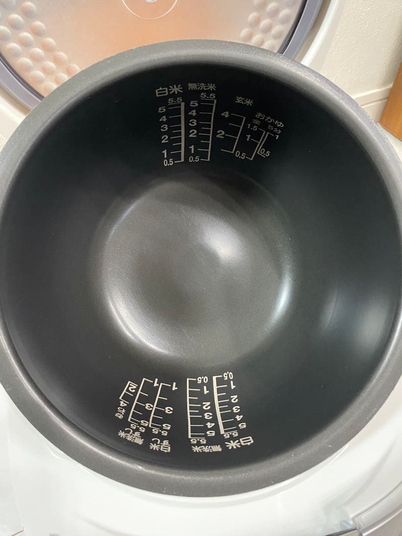 2024年製美品★東芝 炊飯器5.5合　RC -10HK