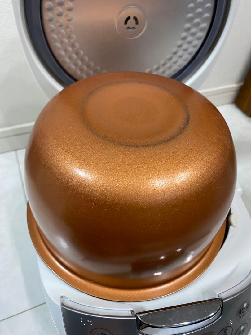 2024年製美品★東芝 炊飯器5.5合　RC -10HK