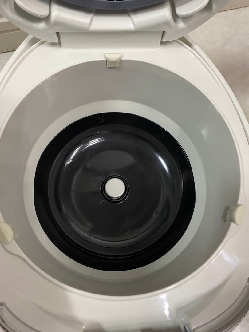 2024年製美品★東芝 炊飯器5.5合　RC -10HK