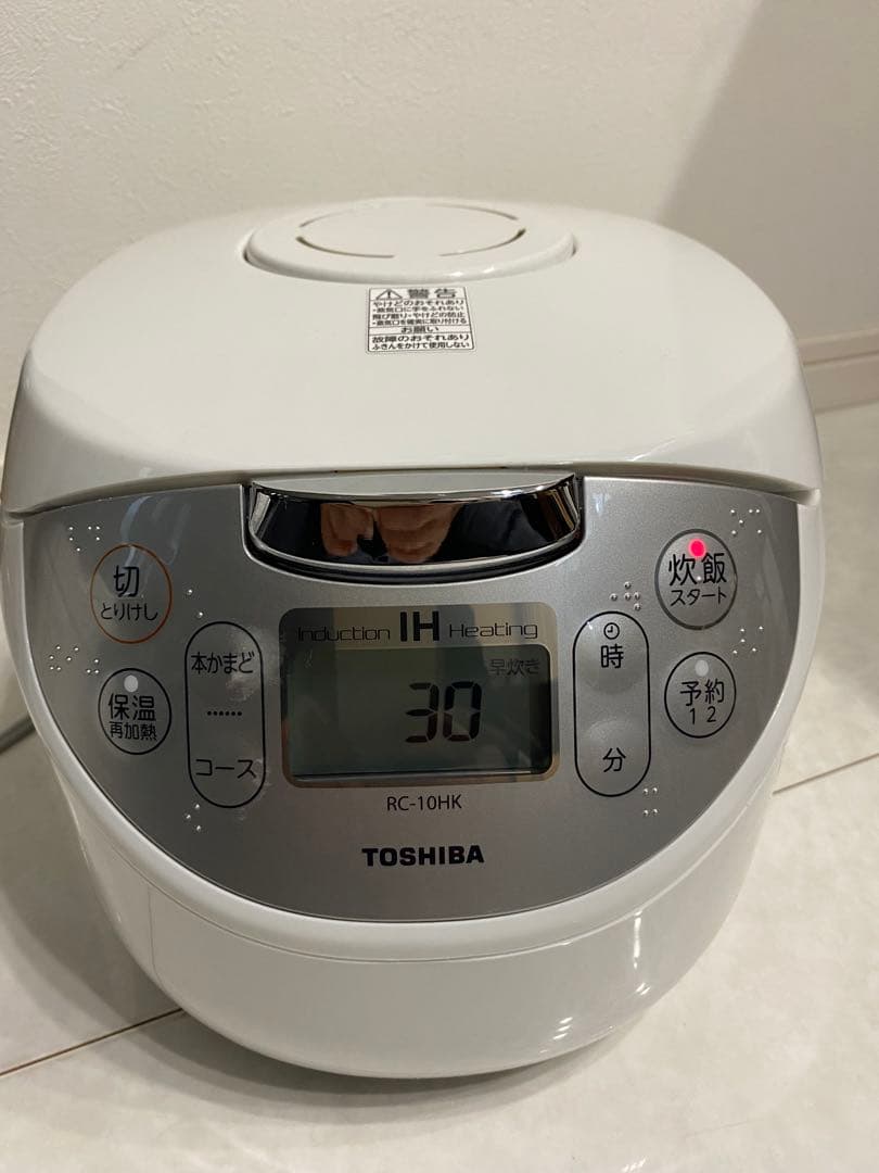 2024年製美品★東芝 炊飯器5.5合　RC -10HK